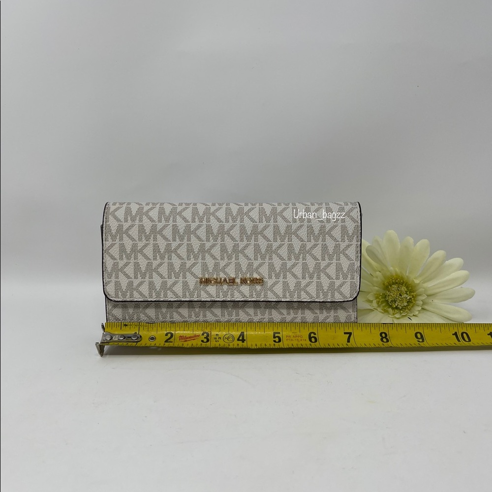 Michael Kors JST Large Trifold Wallet - Picture 2 of 10